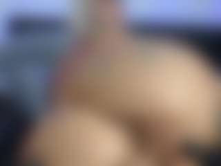 HornyLindzay's Live Sex Cam Show