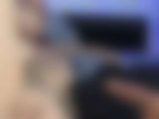 Live cam show with HornyLindzay - Thick on Gym Cam Girls