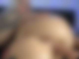 HornyLindzay's Live Sex Cam Show