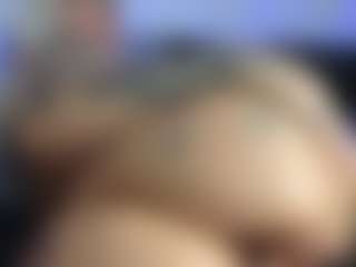 HornyLindzay's Live Sex Cam Show