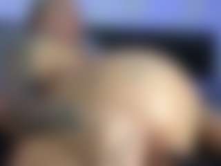 HornyLindzay's Live Sex Cam Show