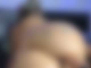 HornyLindzay's Live Sex Cam Show