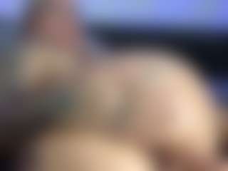 HornyLindzay's Live Sex Cam Show