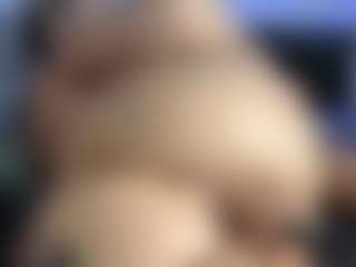 HornyLindzay's Live Sex Cam Show
