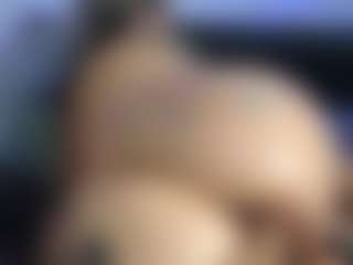 HornyLindzay's Live Sex Cam Show