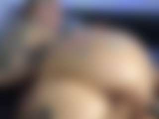HornyLindzay's Live Sex Cam Show