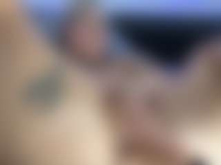 HornyLindzay's Live Sex Cam Show