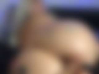HornyLindzay's Live Sex Cam Show