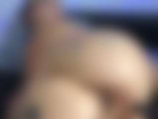 HornyLindzay's Live Sex Cam Show