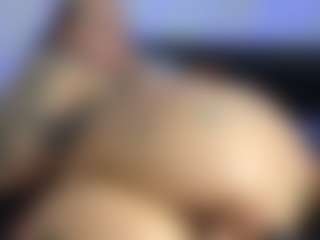 Live cam show with HornyLindzay - Flirt Ebony on https://playwithruby.com