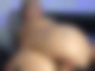 HornyLindzay's Live Sex Cam Show
