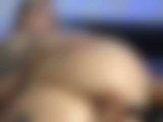 HornyLindzay's Live Sex Cam Show