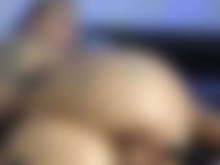 HornyLindzay's Live Sex Cam Show