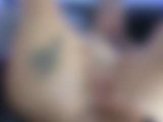 HornyLindzay's Live Sex Cam Show