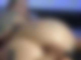 HornyLindzay's Live Sex Cam Show