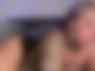 HornyLindzay's Live Sex Cam Show