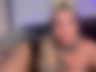 HornyLindzay's Live Sex Cam Show