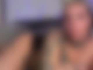 HornyLindzay's Live Sex Cam Show
