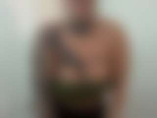 HornyLindzay's Live Sex Cam Show
