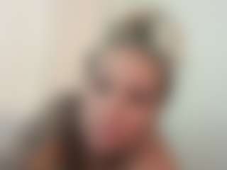 HornyLindzay's Live Sex Cam Show