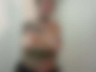 HornyLindzay's Live Sex Cam Show