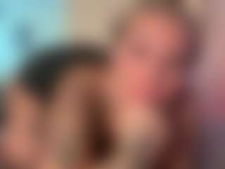 HornyLindzay's Live Sex Cam Show