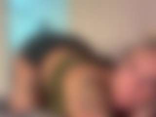 HornyLindzay's Live Sex Cam Show