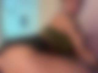 HornyLindzay's Live Sex Cam Show