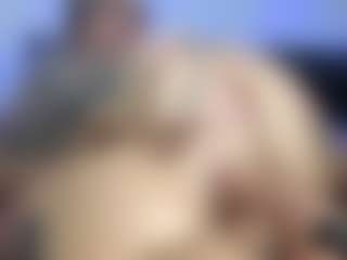 HornyLindzay's Live Sex Cam Show
