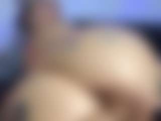 HornyLindzay's Live Sex Cam Show