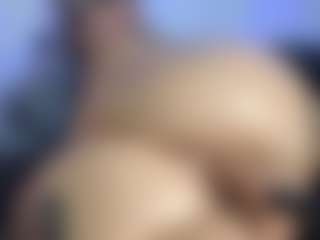 HornyLindzay's Live Sex Cam Show