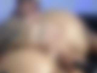 HornyLindzay's Live Sex Cam Show