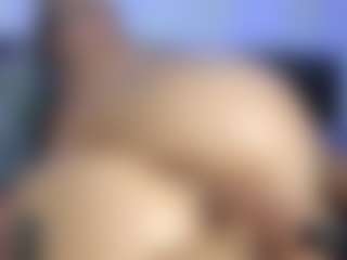 HornyLindzay's Live Sex Cam Show