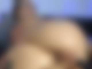 HornyLindzay's Live Sex Cam Show