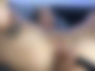 HornyLindzay's Live Sex Cam Show