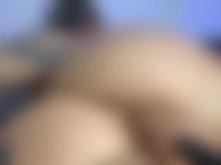 HornyLindzay's Live Sex Cam Show