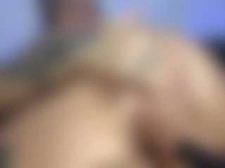 HornyLindzay's Live Sex Cam Show