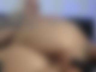HornyLindzay's Live Sex Cam Show