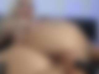HornyLindzay's Live Sex Cam Show