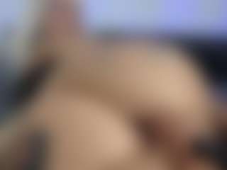 HornyLindzay's Live Sex Cam Show