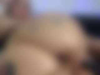 HornyLindzay's Live Sex Cam Show