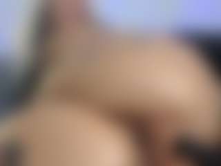 HornyLindzay's Live Sex Cam Show
