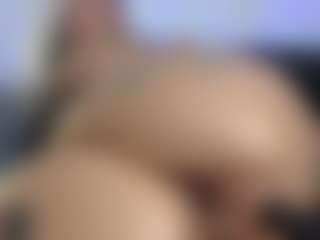 HornyLindzay's Live Sex Cam Show