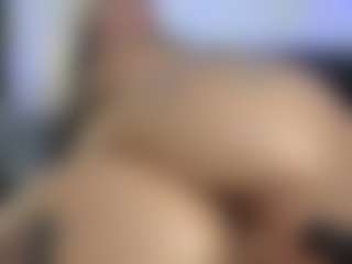 HornyLindzay's Live Sex Cam Show