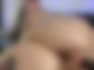 HornyLindzay's Live Sex Cam Show