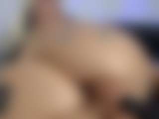 HornyLindzay's Live Sex Cam Show