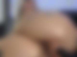 HornyLindzay's Live Sex Cam Show