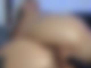 HornyLindzay's Live Sex Cam Show
