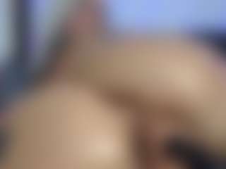 HornyLindzay's Live Sex Cam Show