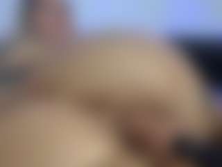 HornyLindzay's Live Sex Cam Show